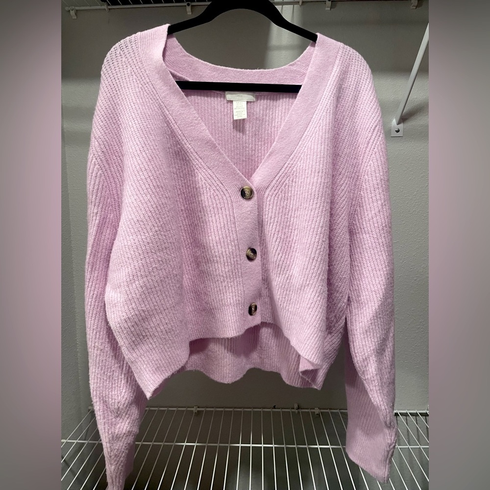 slightly oversized cropped light pink cardigan sweater